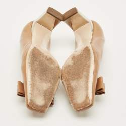 مملوكة مسبقًا حذاء كعب عالي ميو ميو جلد لامع أسود مقدمة مفتوحة فيونكة مقاس 38