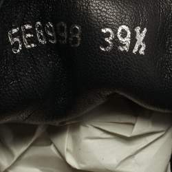 Pre Owned حذاء رياضي ميو ميو مقدمة معدنية سويدي أزرق داكن مقاس 40 