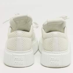 مملوكة مسبقًا حذاء رياضي ميو ميو جلد أبيض وشبكة منخفض مقاس 38