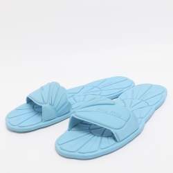 مملوكة مسبقًا Miu Miu Size 38 Light Blue Rubber Wavy Slippers