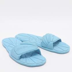مملوكة مسبقًا Miu Miu Size 38 Light Blue Rubber Wavy Slippers