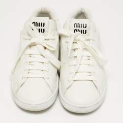 Pre Owned حذاء رياضي ميو ميو جلد أبيض منخفض العنق مقاس 38.5