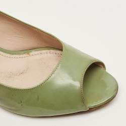 Pre Owned حذاء كعب عالي ميو ميو جلد لامع بيج مزين بالكريستال كعب عريض مقاس 38