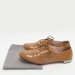 مملوكة مسبقًا Miu Miu Beige Patent Leather Crystal Embellished Lace Derby Size 38