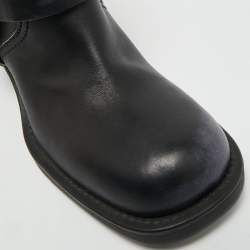 Pre Owned حذاء بوت للكاحل ميو ميو جلد أسود مع إبزيم مرصع بالكريستال مقاس 39