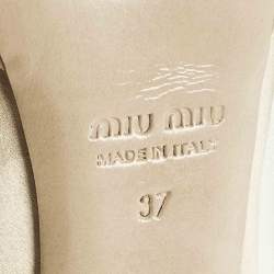 Pre Owned حذاء كعب عالي ميو ميو منصة مفتوحة من الأمام مرصع بالكريستال ساتان كريمي مقاس 37