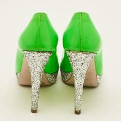 مملوكة مسبقًا حذاء كعب عالي ميو ميو نعل سميك مقدمة مفتوحة جلد أسود لامع غليتر فضي/ أسود مقاس 40