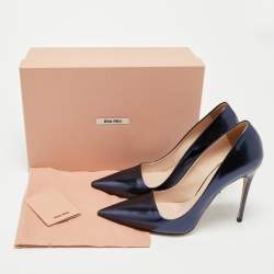 مملوكة مسبقًا حذاء كعب عالي ميو ميو جلد أزرق كحلي مقدمة مدببة مقاس 38.5