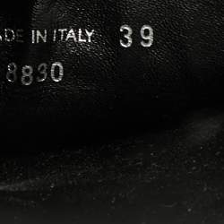 مملوكة مسبقًا صندل سلايد ميو ميو مطاط وردي مقاس 41