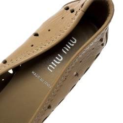 مملوكة مسبقًا Miu Miu Beige Laser Cut Leather Bow Detail Pumps Size 38