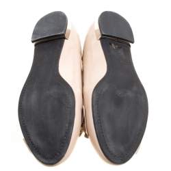 Pre Owned حذاء سليبرز ميو ميو سموكينغ فيونكة جلد لامع بيج مقاس 39