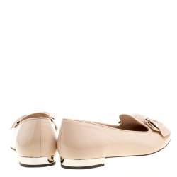 Pre Owned حذاء سليبرز ميو ميو سموكينغ فيونكة جلد لامع بيج مقاس 39