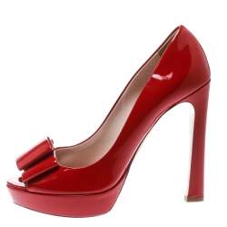 مملوكة مسبقًا Miu Miu Red Patent Leather Peep Toe Bow Platform Pumps Size 40