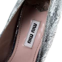 Pre Owned Miu Miu Silver Metallic Leather Specchio Pointed Toe Pumps Size 38.5
