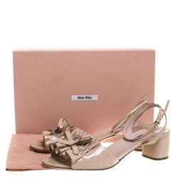 Pre Owned صندل ميو ميو جلد بيج لامع بكشكشة فيونكة مزخرفة بحزام للكاحل مقاس 41