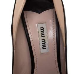 مملوكة مسبقًا حذاء كعب عالي ميو ميو مقدمة مستديرة جلد ثنائي اللون مقاس 36.5