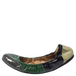 مملوكة مسبقًا حذاء فلات باليه ميو ميو فيونكة مجعد جلد لامع بروغي متعدد الألوان مقاس 38