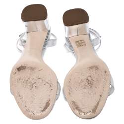 Pre Owned صندل ميو ميو كعب عريص سير كاحل جلد لامع فضي ميتالك مقاس 39.5 