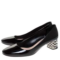 مملوكة مسبقًا حذاء كعب عالى ميو ميو كعب عريض زخرفة كريستال جلد لامع أسود مقاس 38.5