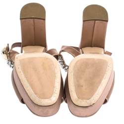 Pre Owned صندل ميو ميو كعب عريض نعل سميك سير كاحل مزخرف كريستال ساتان بيج مقاس 39