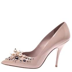 مملوكة مسبقًا Miu Miu Black Patent Leather Pearl Embellished Pointed Toe Pumps Size 38