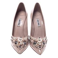 مملوكة مسبقًا Miu Miu Black Patent Leather Pearl Embellished Pointed Toe Pumps Size 38