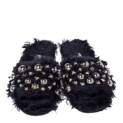 مملوكة مسبقًا حذاء سلايد فلات ميو ميو مزخرف فرو أزرق داكن مقاس 40