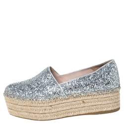 مملوكة مسبقًا حذاء إٍسبادريل ميو ميو بنعل سميك قماش غليتر فضي مقاس 37.5