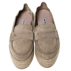 Pre Owned حذاء لوفرز إٍسبادريل ميو ميو مزين بسير بيني و بنعل سميك سويدي بيج مقاس 38