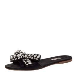 مملوكة مسبقًا Miu Miu Black Satin Crystal Embellished Bow Slide Sandals Size 38.5