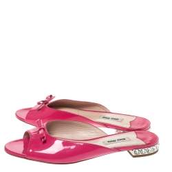 Pre Owned حذاء سلايد فلات ميو ميو فيونكة كعب زخرفة كريستال جلد لامع وردى  مقاس 37.5