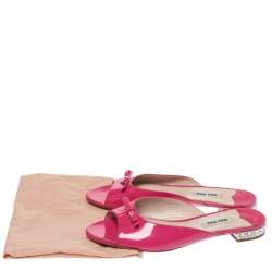 Pre Owned حذاء سلايد فلات ميو ميو فيونكة كعب زخرفة كريستال جلد لامع وردى  مقاس 37.5