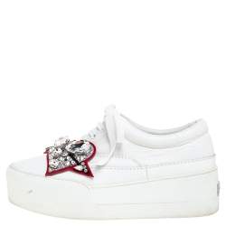 مملوكة مسبقًا Miu Miu White Leather Heart Embellished Platform Sneakers Size 36