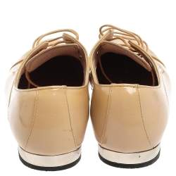 Pre Owned حذاء ديربى ميو ميو أربطة جلد لامع بيج مقاس 37