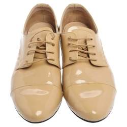 Pre Owned حذاء ديربى ميو ميو أربطة جلد لامع بيج مقاس 37