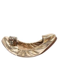 Pre Owned Miu Miu Metallic Gold Leather Crystal Embellished Scrunch Flats Size 38.5