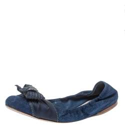 Pre Owned حذاء فلات باليه ميو ميو مجعد فيونكة جلد ودنيم أزرق مقاس 40.5 