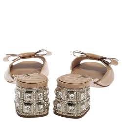 مملوكة مسبقًا Miu Miu Beige Patent Leather Crystal Embellished Slide Sandals Size 39