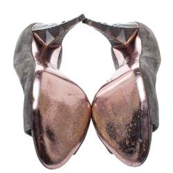 Pre Owned حذاء كعب عالي ميو ميو سويدي رصاصي مقدمة مفتوحة مقاس 39.5