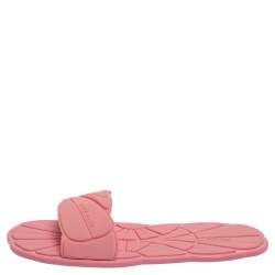 مملوكة مسبقًا صندل سلايد ميو ميو مطاط وردي مقاس 41