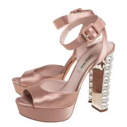 مملوكة مسبقًا Miu Miu Nude Satin Embellished Block Heel Peep Toe Platform Ankle Strap Sandals Size 38.5