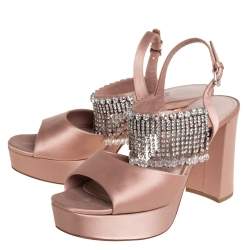 مملوكة مسبقًا صندل ميو ميو ساتان بيج مزخرف نعل سميك مقاس 38.5