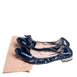 Pre Owned Miu Miu Navy Blue Patent Leather Bow Detail Crystal Embellished Heel Scrunch Ballet Flats Size 40