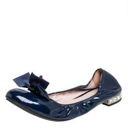 Pre Owned Miu Miu Navy Blue Patent Leather Bow Detail Crystal Embellished Heel Scrunch Ballet Flats Size 40