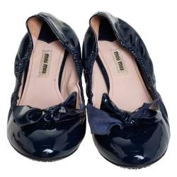 Pre Owned Miu Miu Navy Blue Patent Leather Bow Detail Crystal Embellished Heel Scrunch Ballet Flats Size 40