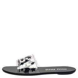 مملوكة مسبقًا صندل سلايد ميو ميو بي في سي أسود / أبيض بطباعة نجوم مقاس 39