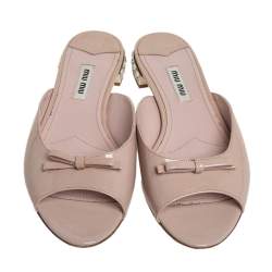 Pre Owned Miu Miu Beige Patent Leather Bow Crystal Embellished Flat Slides Size 37