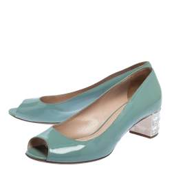 مملوكة مسبقًا Miu Miu Blue Patent Leather Peep Toe Embellished Block Heel Pumps Size 38.5