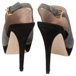 Pre Owned صندل ميو ميو سويدي رصاصي/أسود نعل سميك مقدمة مفتوحة حزام للكاحل مقاس 36.5