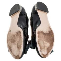 Pre Owned حذاء باليرينا فلات ميو ميو جلد لامع أسود فيونكة زخرفة كريستال مقاس 40.5